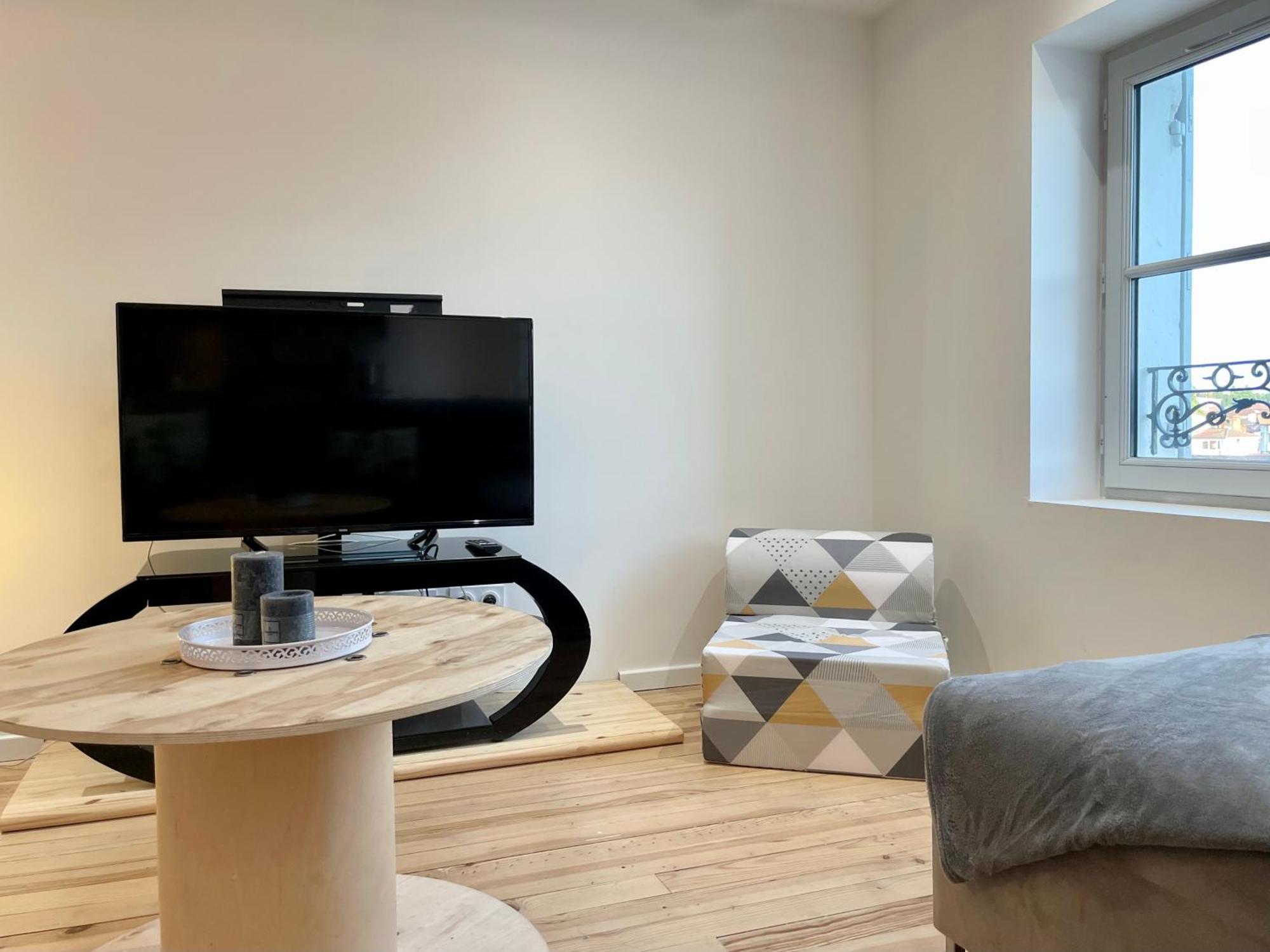 Apartment Le Cocon Landais - Clim - Balcon - - Spacieux - Lumineux Mont-de-Marsan